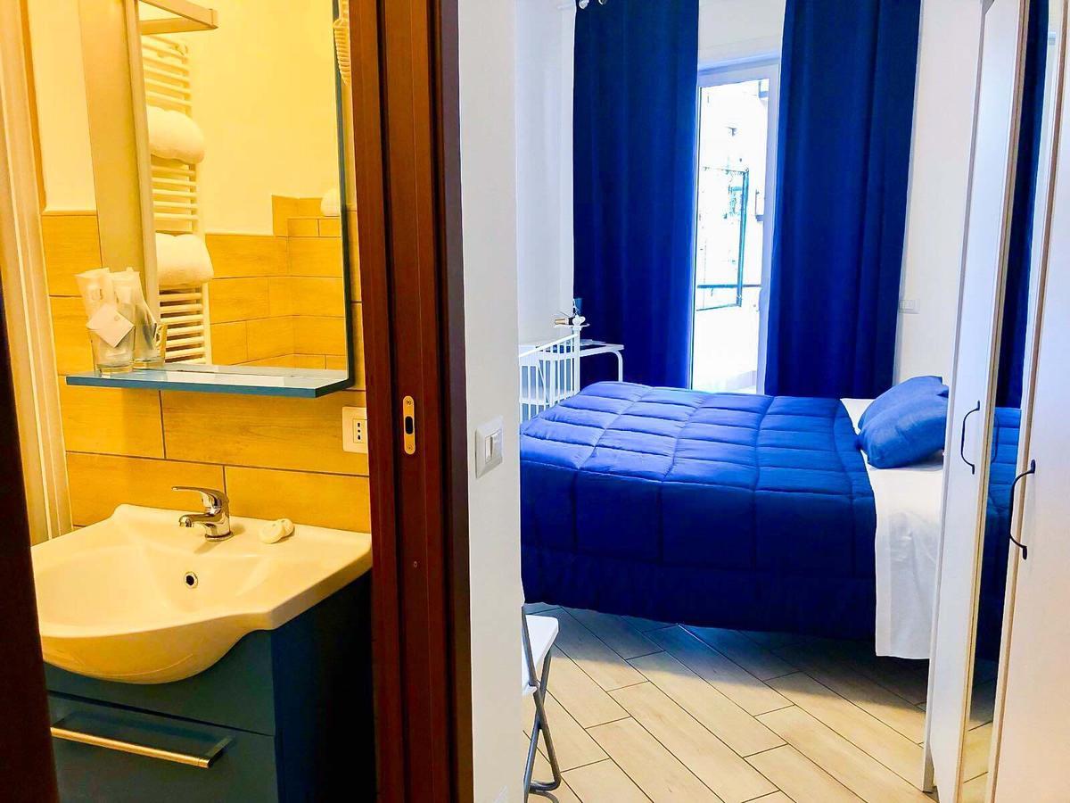 Bed and Breakfast Holiday Garibaldi Napoli Exterior foto
